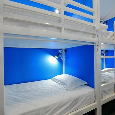 Four Rivers Youth Hostel Янгон Экстерьер фото