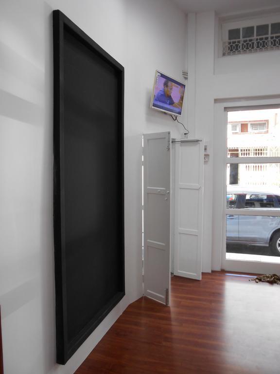 Four Rivers Youth Hostel Янгон Номер фото