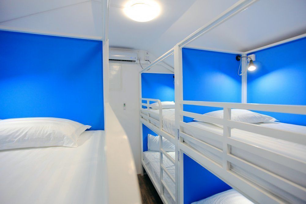 Four Rivers Youth Hostel Янгон Экстерьер фото